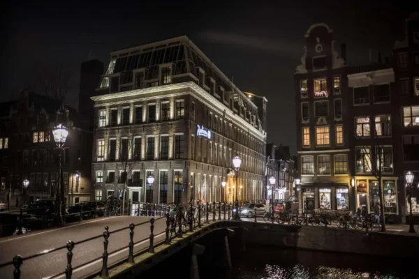 Silver Package: Radisson Blu Amsterdam Center 4*