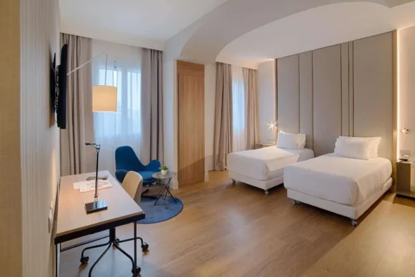 Bronze Package: NH Bologna de la Gare, Bologna 4*